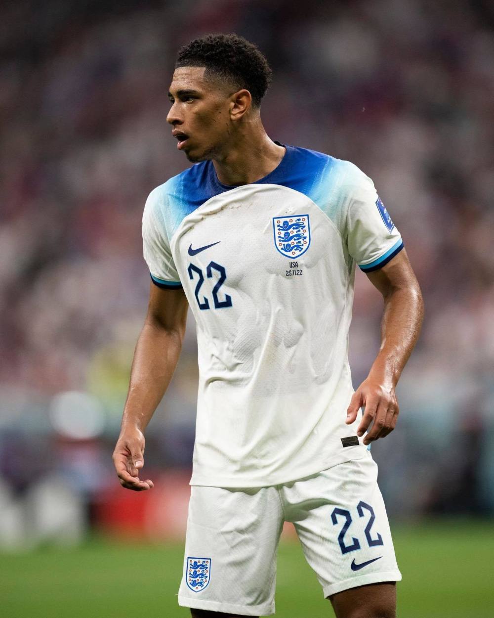 球迷怒喷后蹇韬回应：输球又怎么样？随后被韦世豪、甘超拦下（遭球迷怒斥，蹇韬回怼：输球又如何？韦世豪、甘超上前劝阻）