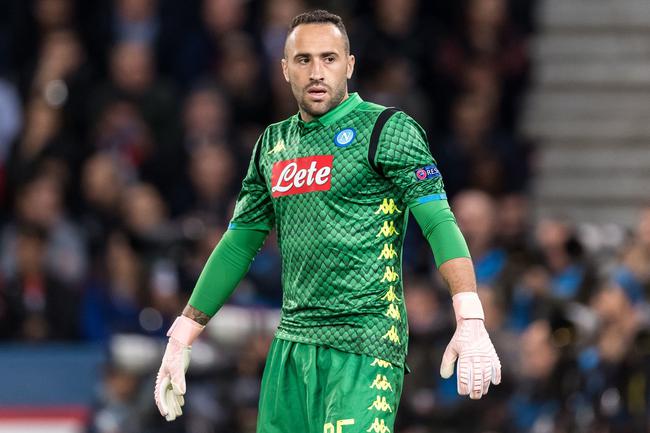 记者：海港对奥斯卡健康状况高度关切，通过多种方式表达慰问（记者：海港对奥斯卡健康深表关切，多途径表达慰问）