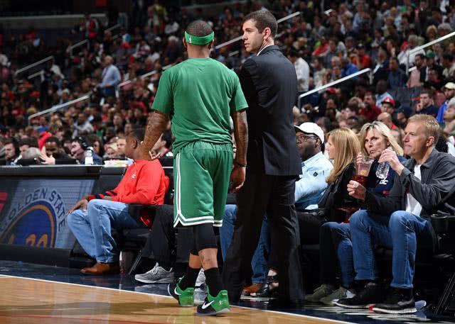 懂球帝2025年10月足坛MVP：姆巴佩蝉联！（懂球帝评选2025年10月足坛MVP：姆巴佩再度当选！）