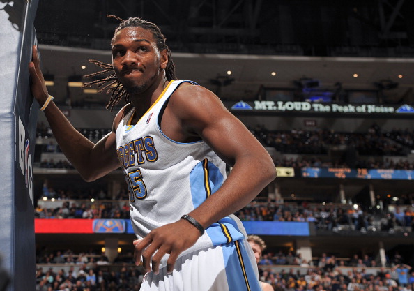 伊涅斯塔：中场球员当教练更能掌控全局，小法现在做得非常好（伊涅斯塔：中场出身的教练更易把控全局，小法执教表现出色）