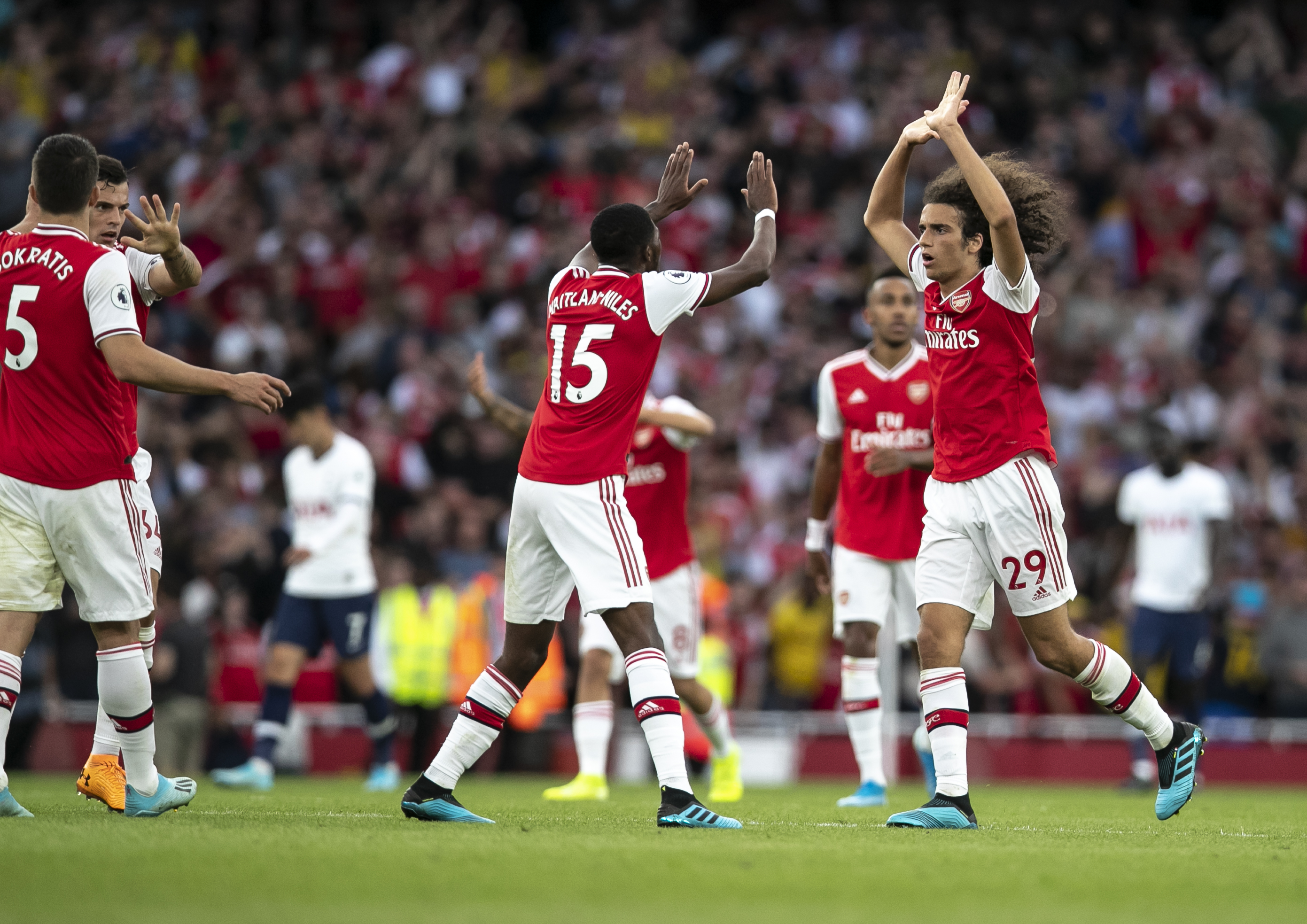 阿尔特塔的双线攻势：阿森纳在英超与欧冠的完美演绎（阿尔特塔两线并驱：阿森纳英超与欧冠的巅峰答卷）