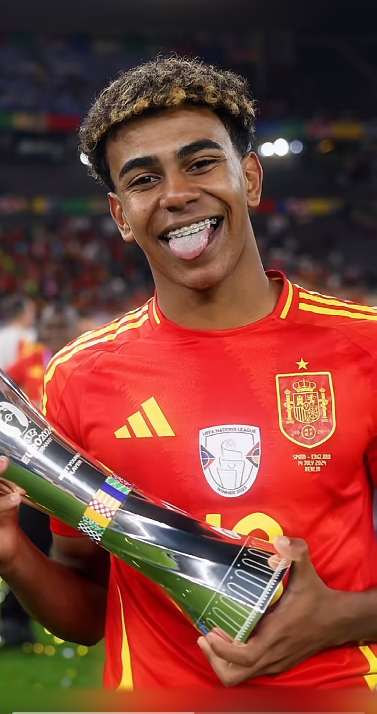 英超七季唯一每季参与进球上双：布鲁诺-费尔南德斯（英超近七季仅布鲁诺-费尔南德斯每季参与进球达双位数）