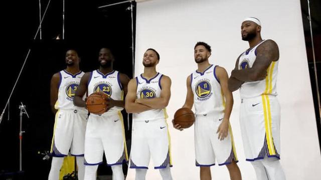 篮球湖人球员赛季数据持续上升（湖人球员本赛季数据稳步提升）