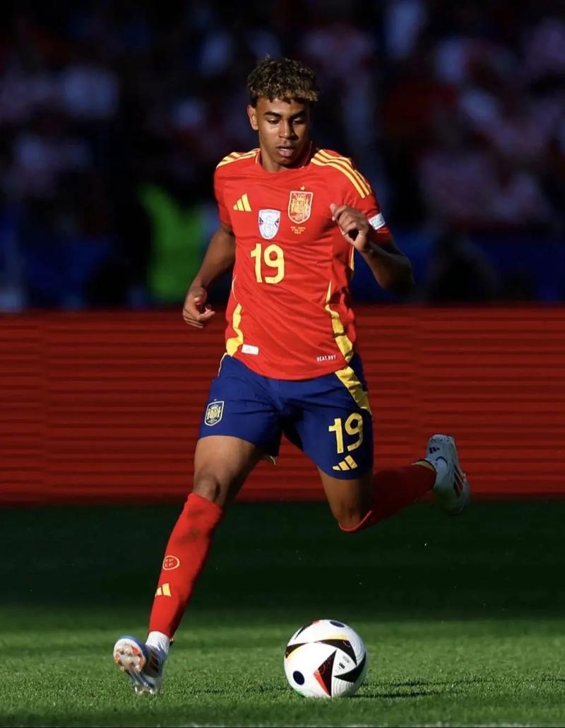 韩足晚报（2025.11.25）FC首尔夺取亚冠客场首胜（韩国足坛晚报（2025-11-25）：FC首尔斩获亚冠客场首胜）