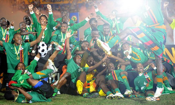 英媒：拜仁有意在一月永久签下梅努，已和他的经纪人直接会谈（英媒：拜仁计划一月买断梅努，已与其经纪人直接会面）