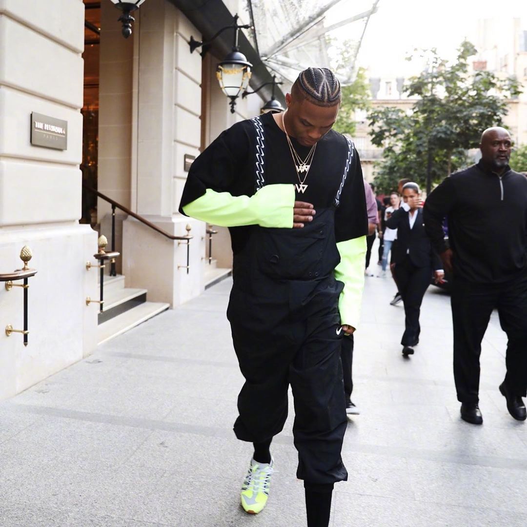 杨乐乐带儿子参加马术比赛！显疲惫汪涵又缺席，11岁沐沐有点紧张（杨乐乐陪儿参加马术赛显疲态，汪涵未到场，11岁沐沐略显紧张）